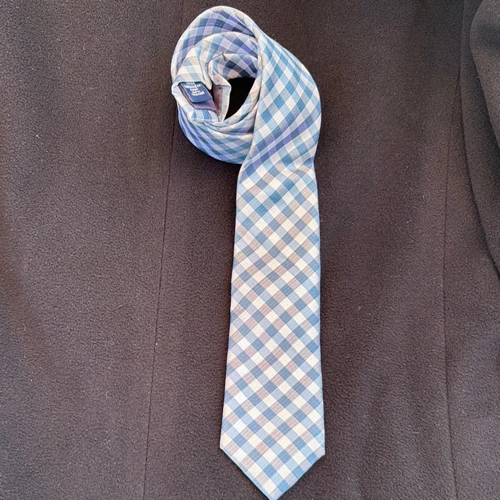 Lord & Taylor Blue Checkered Tie great picture day and family photos 100% silk
